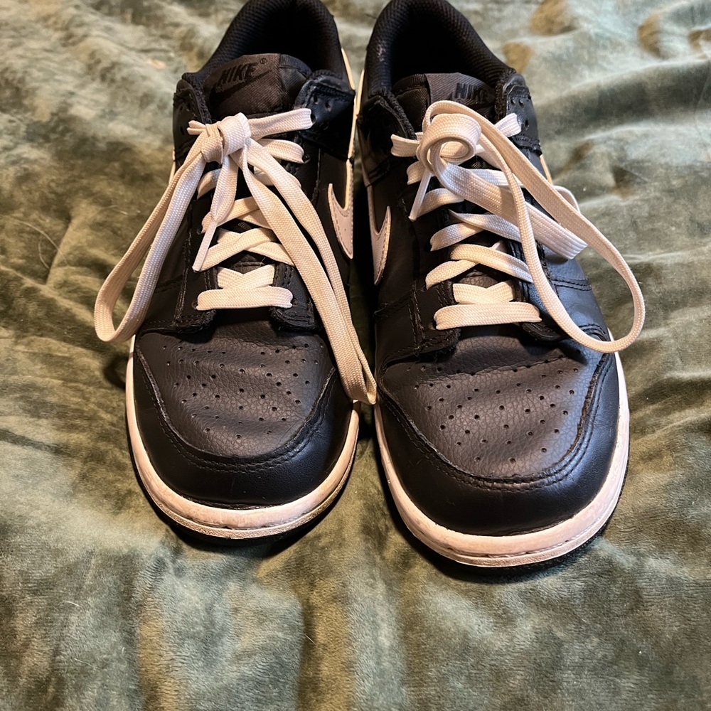 Big Kids Nike Dunk Low Black and White Athletic Shoes size 6 kids or women’s 7.5